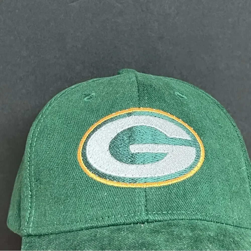 Lightwear Green Bay Packers Light Up Adjustable OSFM Hat Cap NFL Corduroy Logo